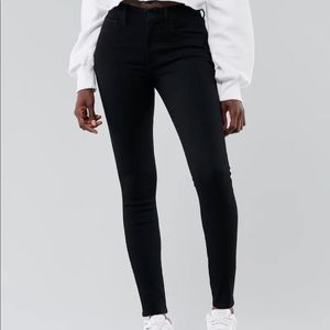 Hollister High-Rise Black Super Skinny Jeans: Size 0 - Short/Petite